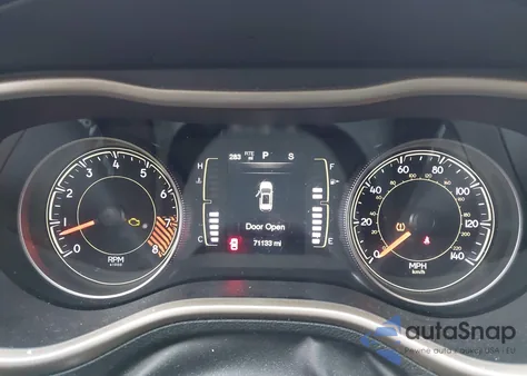 2015 Jeep Cherokee Latitude z USA, uszkodzony, nr VIN 1C4PJMCS8FW627230